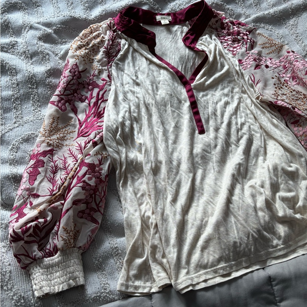 Tiny Size M, Embroidered Blouse